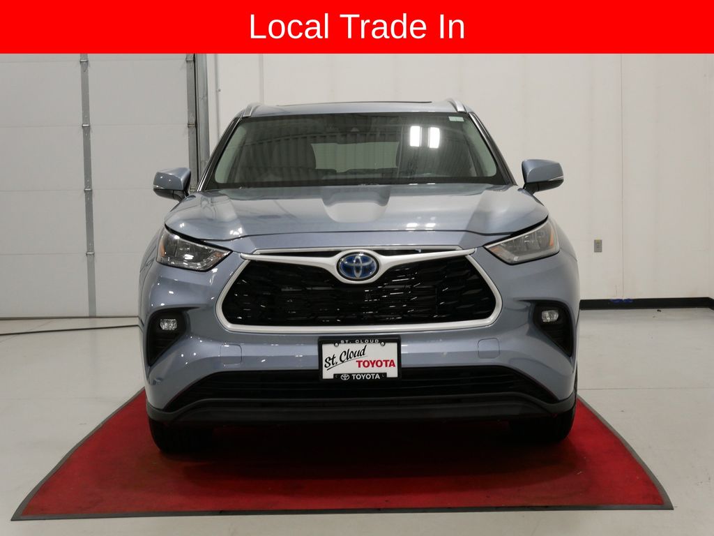 Used 2020 Toyota Highlander XLE with VIN 5TDGBRCH3LS012921 for sale in Waite Park, Minnesota