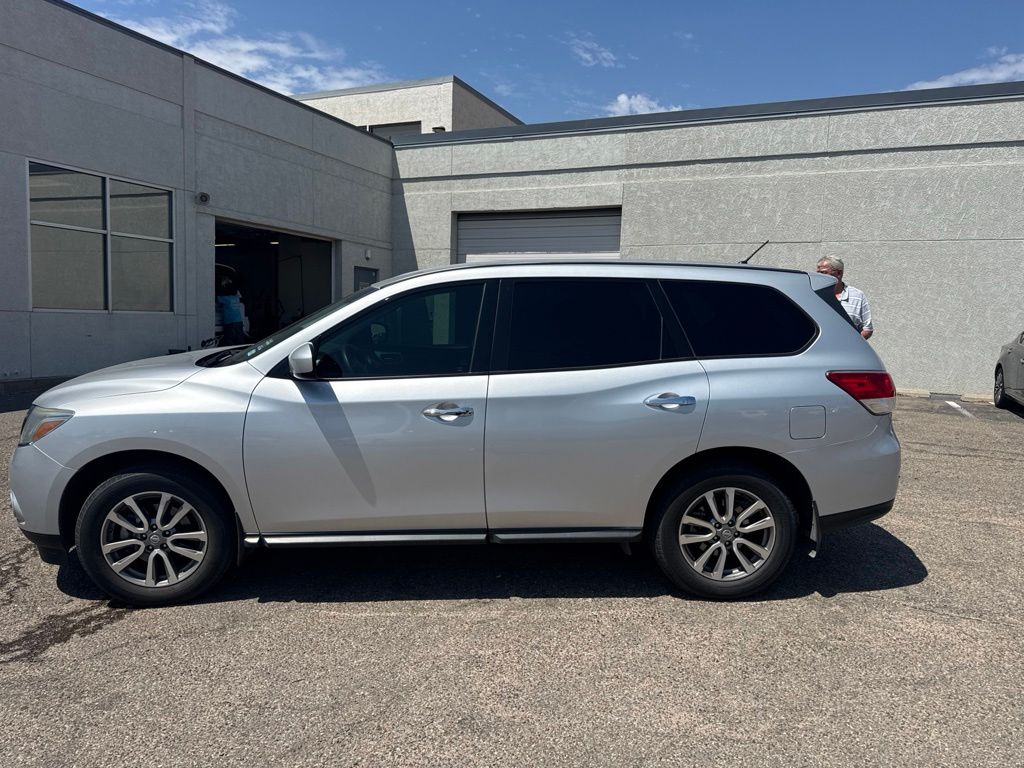 2013 Nissan Pathfinder S - 0