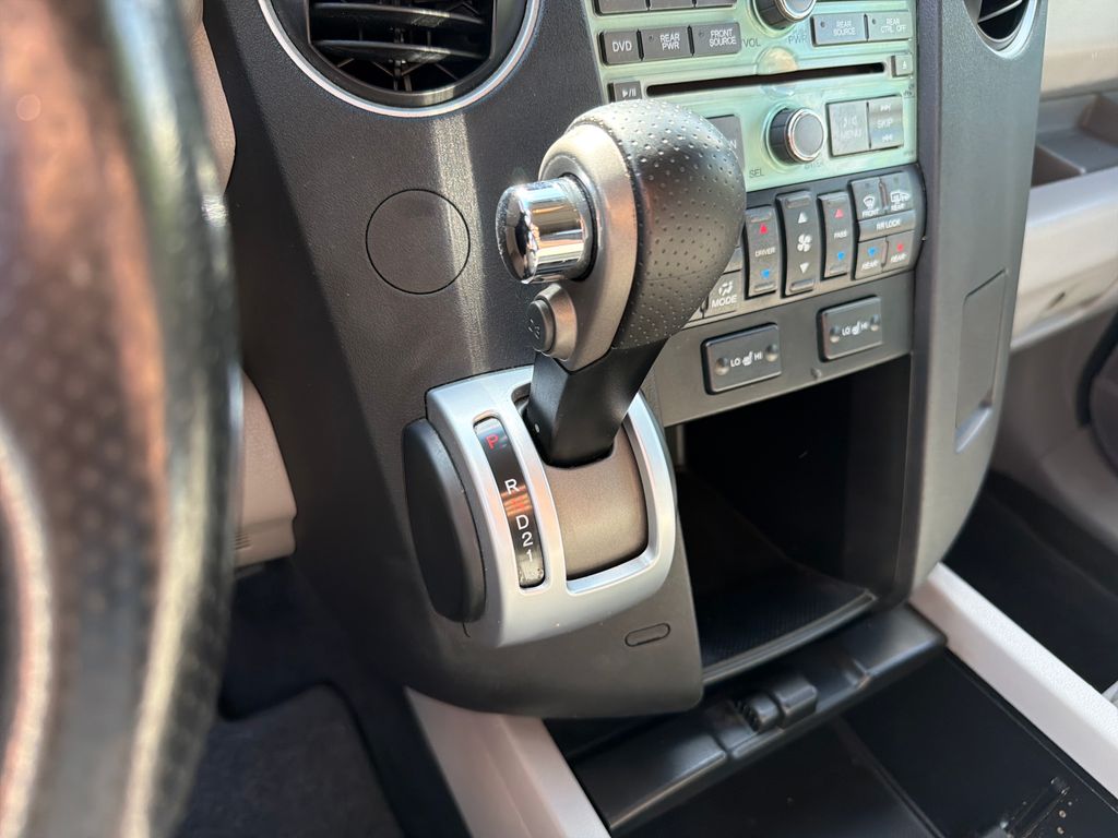 Used 2010  Honda EX-L image 29