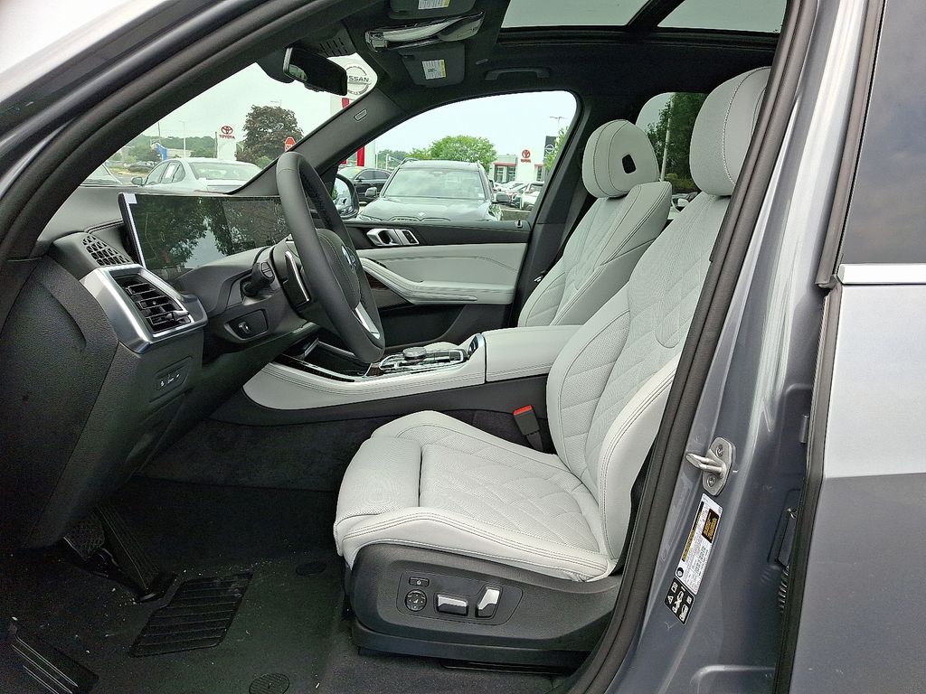 Thumbnail: 2026 BMW X5 - 6
