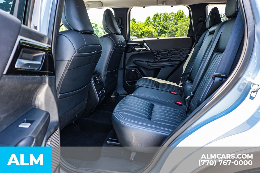 Used 2025 Silver Mitsubishi SEL/MT Certified/7 Seats image 19