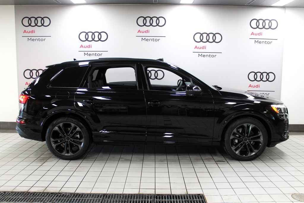 Thumbnail: 2026 Audi Q7 - 7