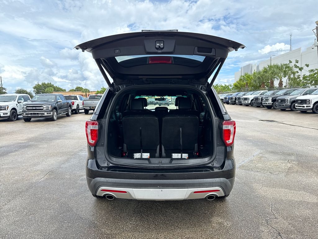 2016 Ford Explorer XLT photo 24