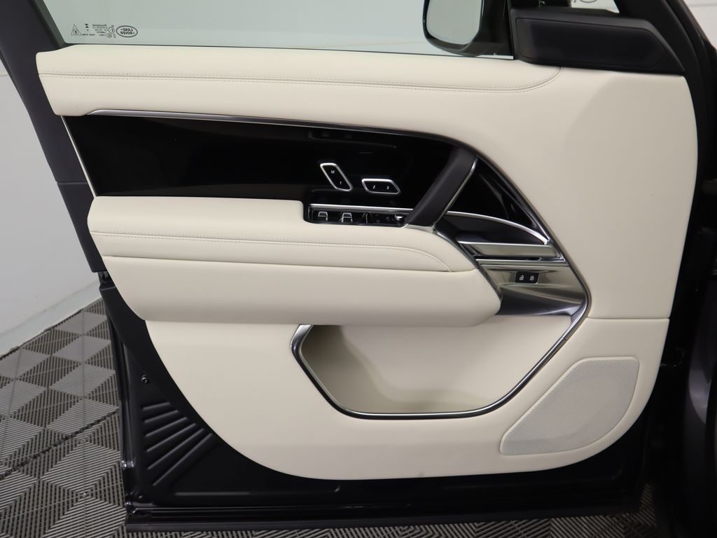 Thumbnail: 2025 Land Rover Range Rover - 24