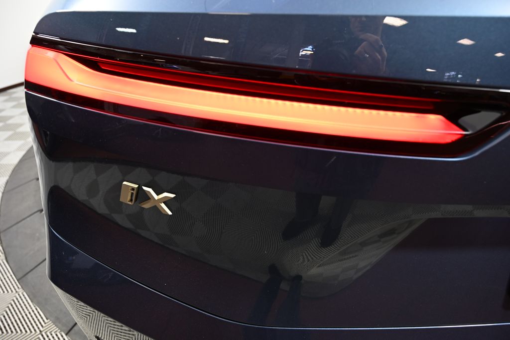 Thumbnail: 2026 BMW iX - 11