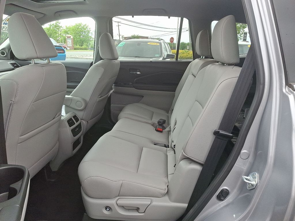 2021 Honda Pilot EX-L 10