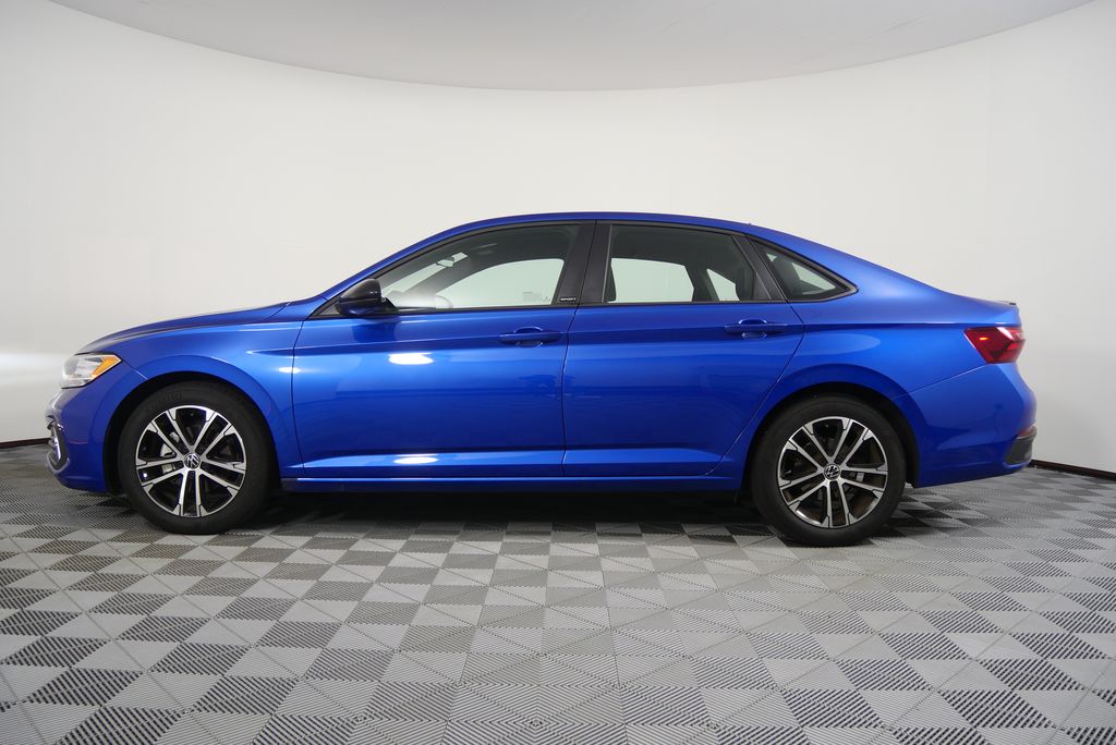 Thumbnail: 2023 Volkswagen Jetta - 6