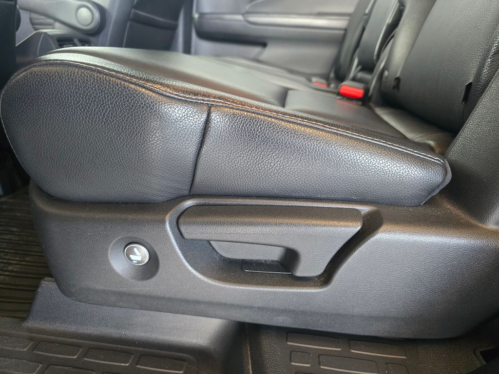 Thumbnail: 2016 Honda Pilot - 13