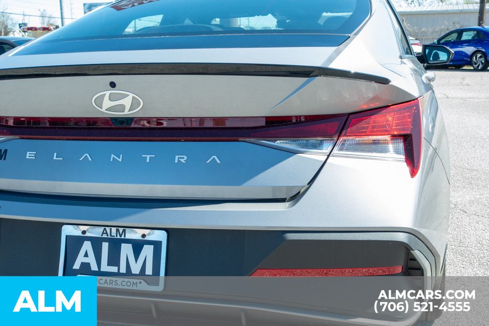 Certified Used 2025 Silver Hyundai SEL Sport image 11