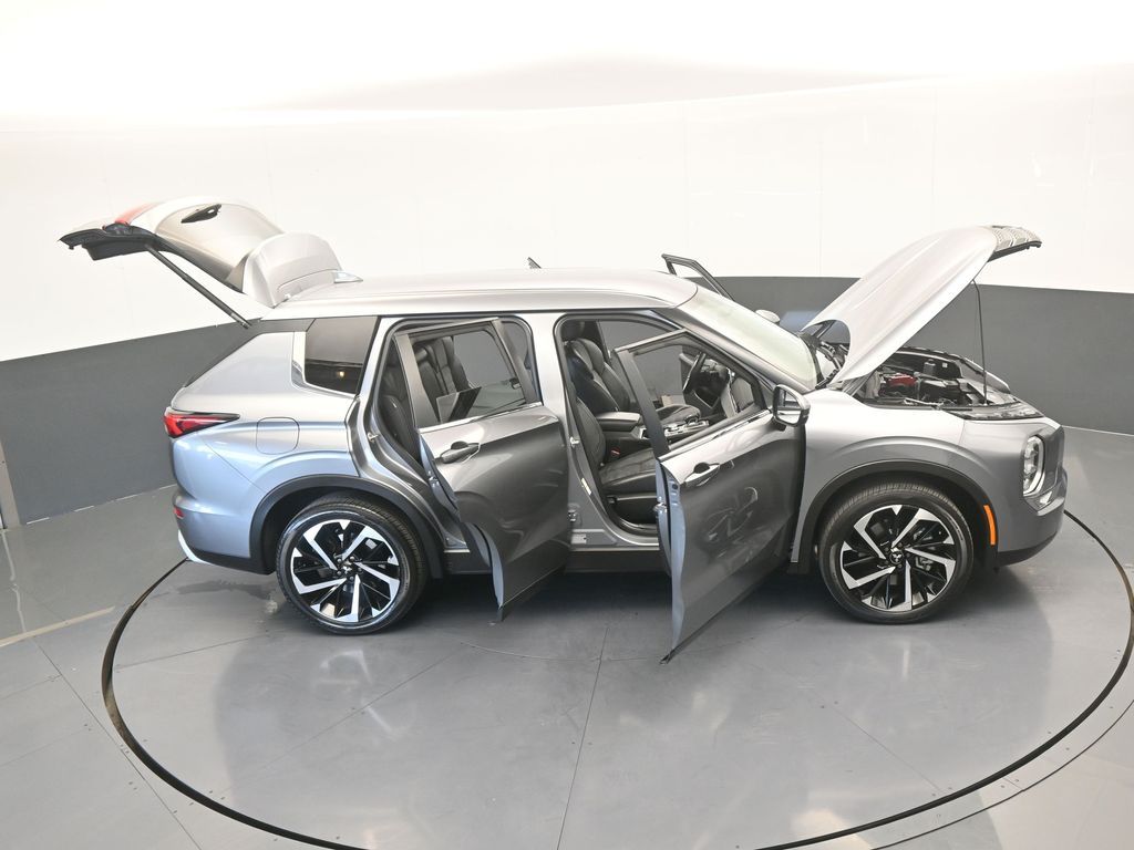 Used 2022 Silver Mitsubishi SE image 64