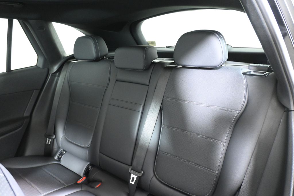 Thumbnail: 2026 Mercedes-Benz GLC - 4