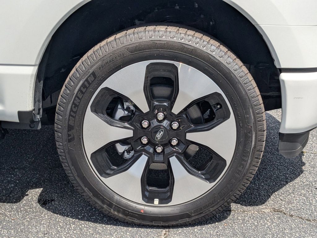 2025 Ford F-150 Lightning Platinum
