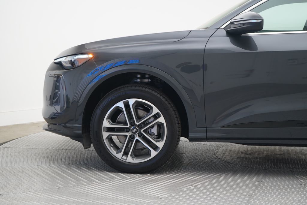 Thumbnail: 2025 Audi Q5 - 2