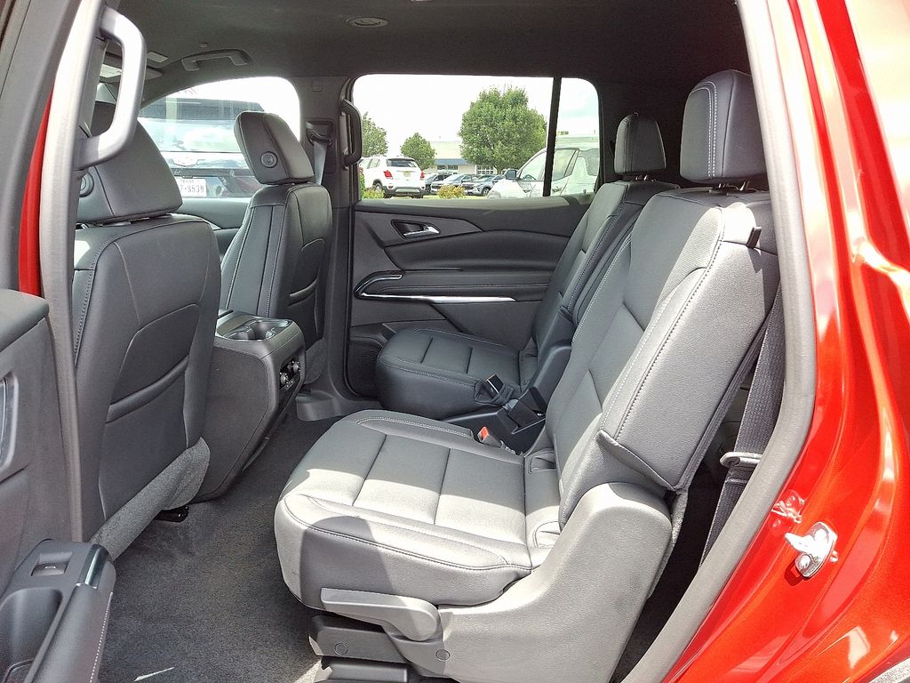 Thumbnail: 2025 Chevrolet Traverse - 5