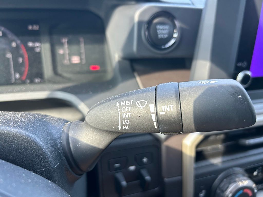 2024 Toyota Tacoma SR5 25