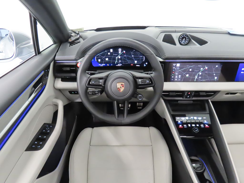 Thumbnail: 2025 Porsche Macan - 17