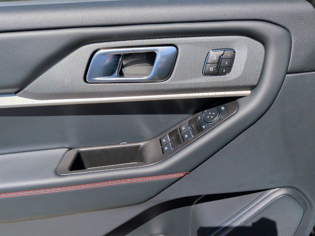 2026 Ford Explorer ST-Line - 11