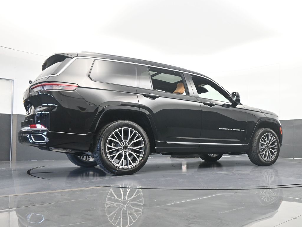 New 2025 Diamond Black Crystal Pearlcoat Jeep Summit image 60