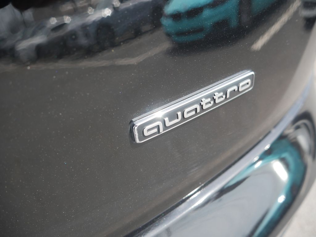 Thumbnail: 2023 Audi Q5 - 10