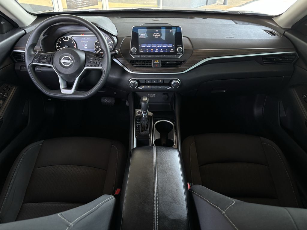 Used 2024 Nissan Altima Sedan