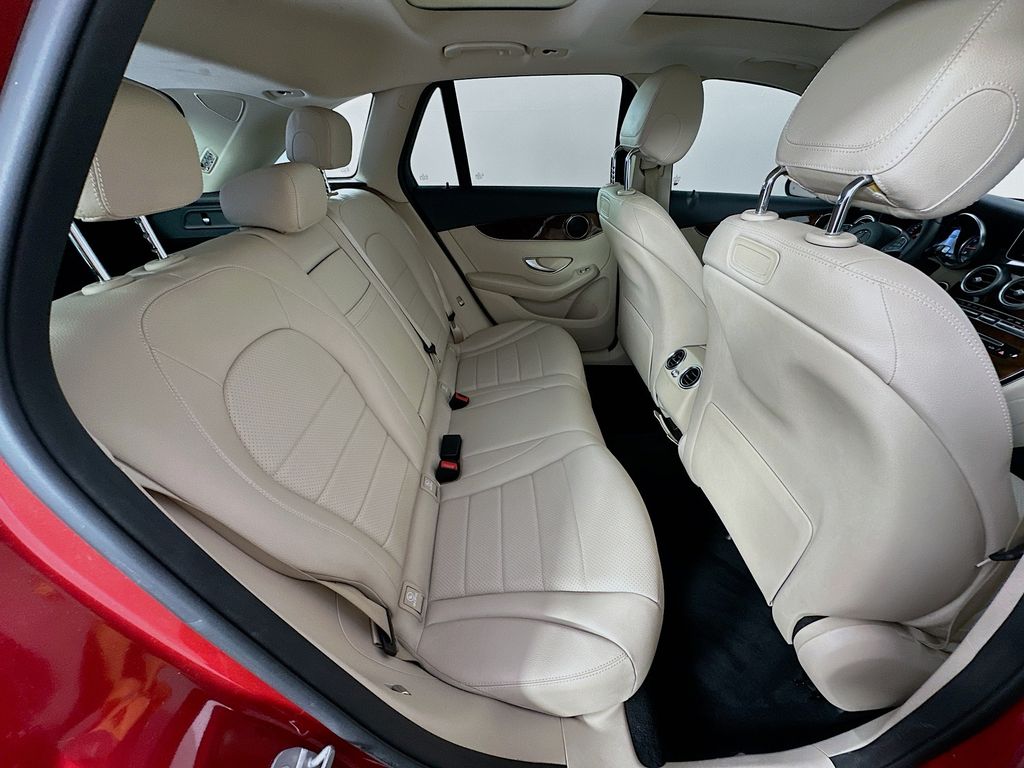2018 Mercedes-Benz GLC 300 25