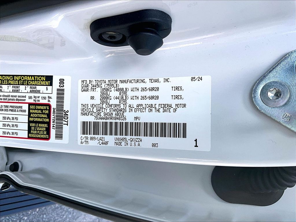 2024 Toyota Sequoia — photo 37