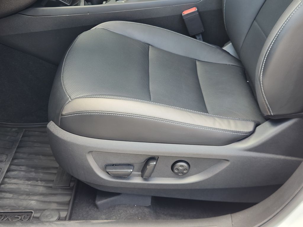 2023 INFINITI QX50 LUXE White at South Houston Nissan