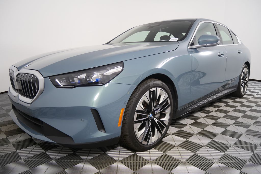Thumbnail: 2025 BMW 5 Series - 8