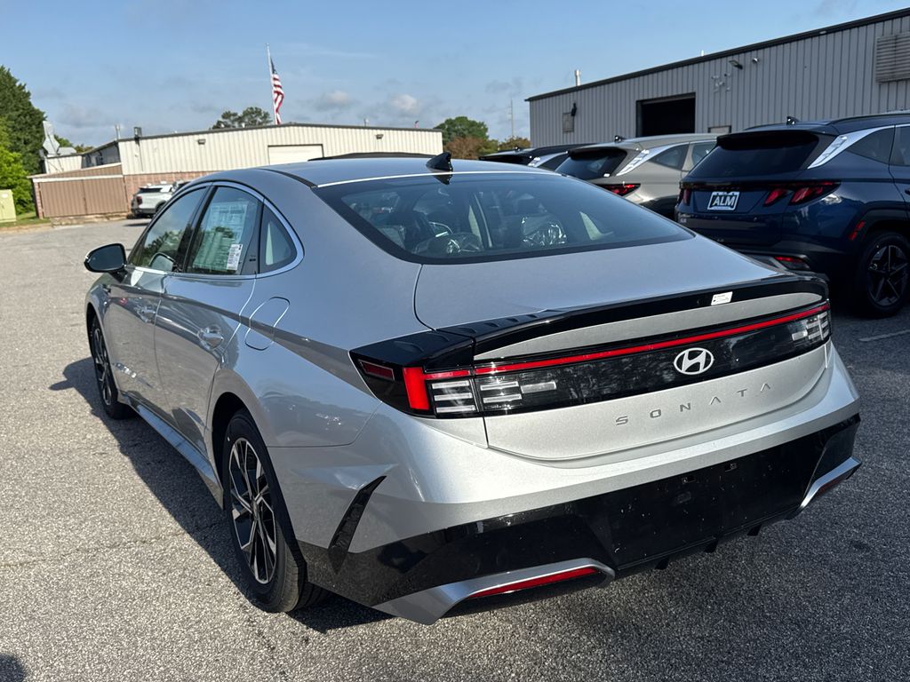 2025 Hyundai Sonata SEL photo 6