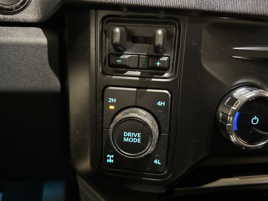 New 2026 Gray Ford Platinum image 32