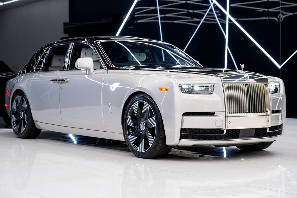 Rolls-Royce Phantom RWD