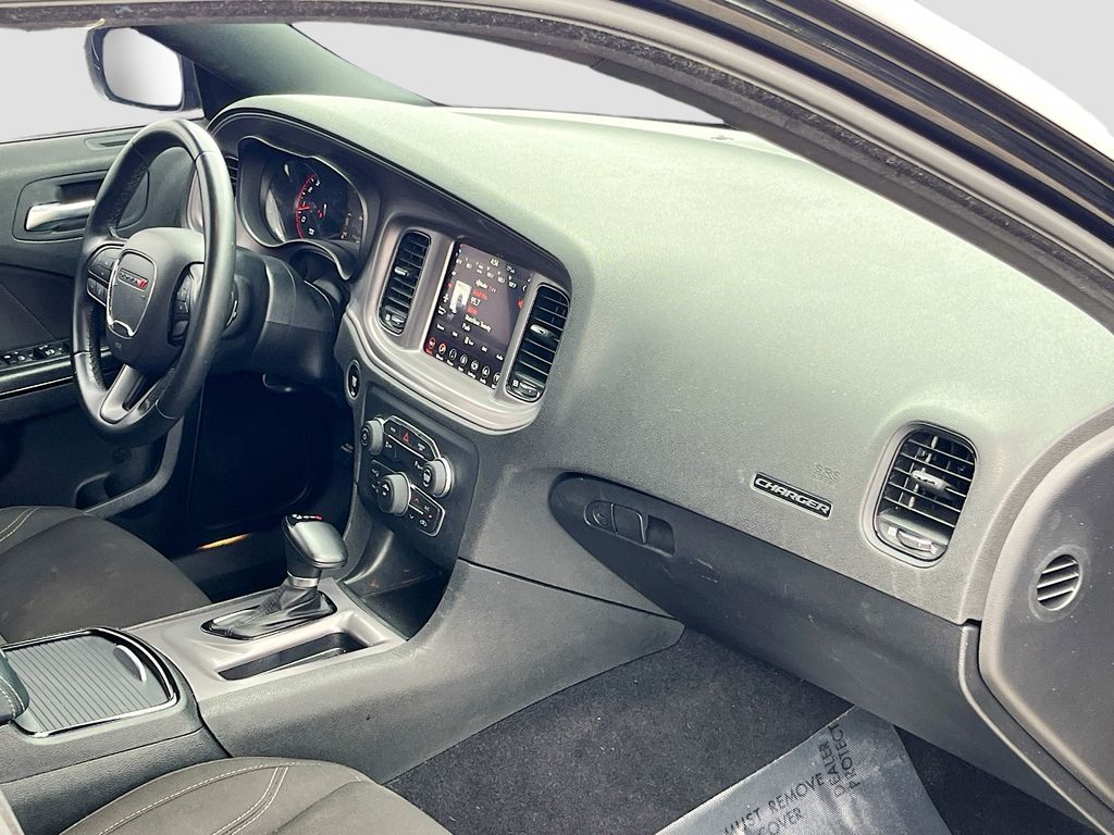 Used 2023 Black Dodge SXT image 28