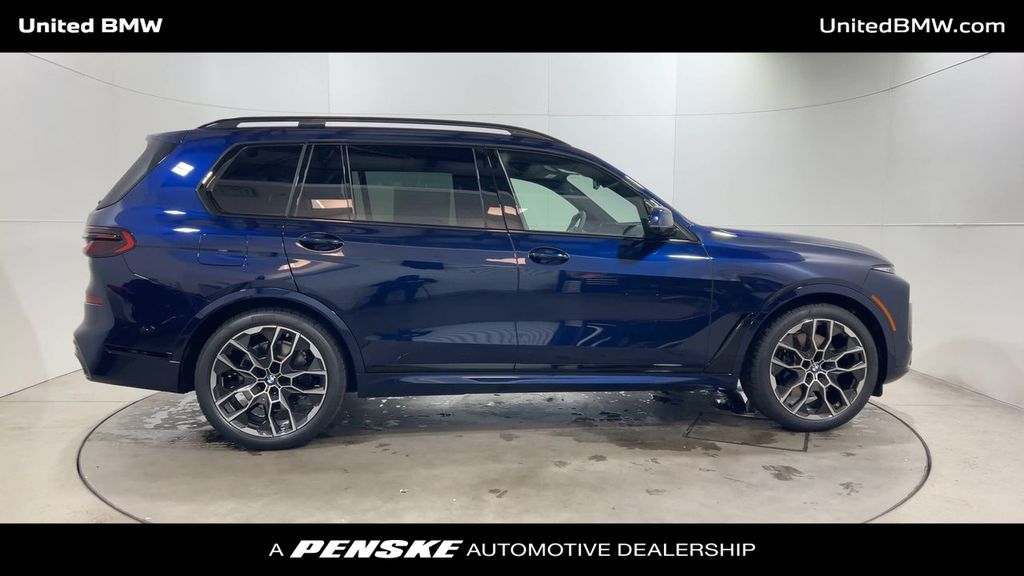 Thumbnail: 2026 BMW X7 - 9