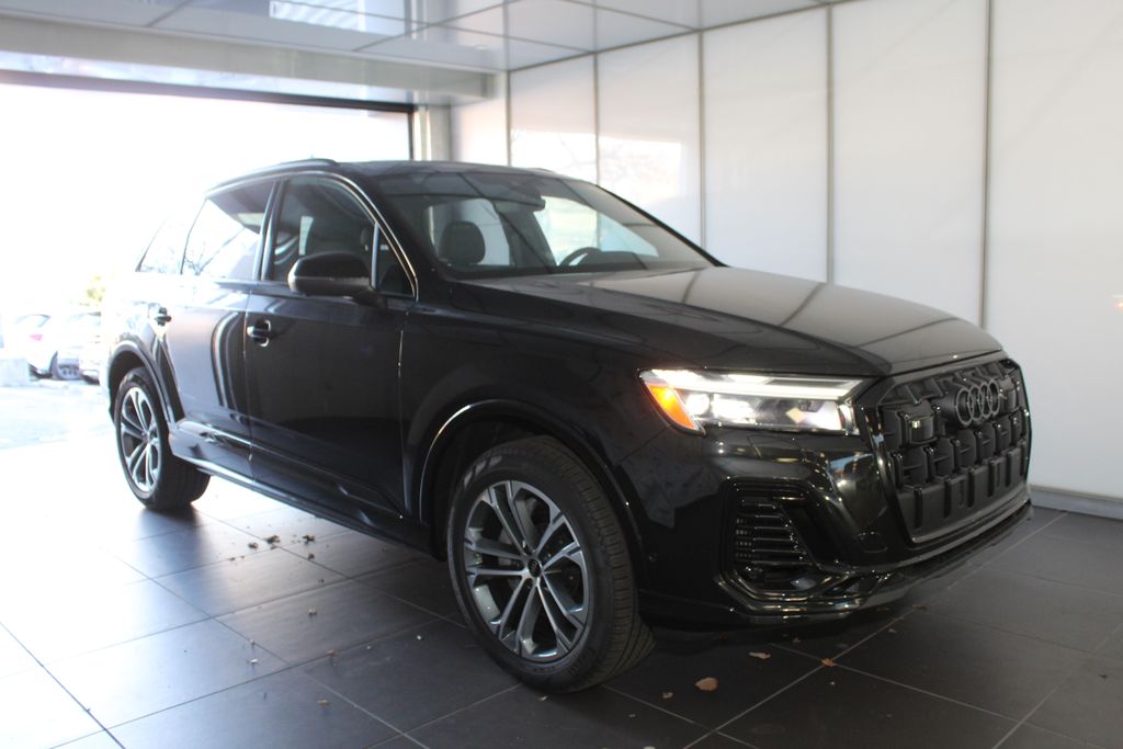 2026 Audi Q7 Premium's photo