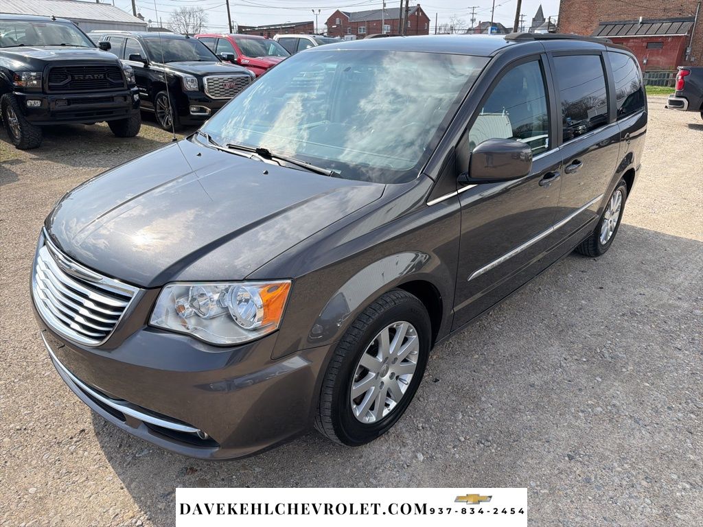 2015 Chrysler Town & Country Touring FWD