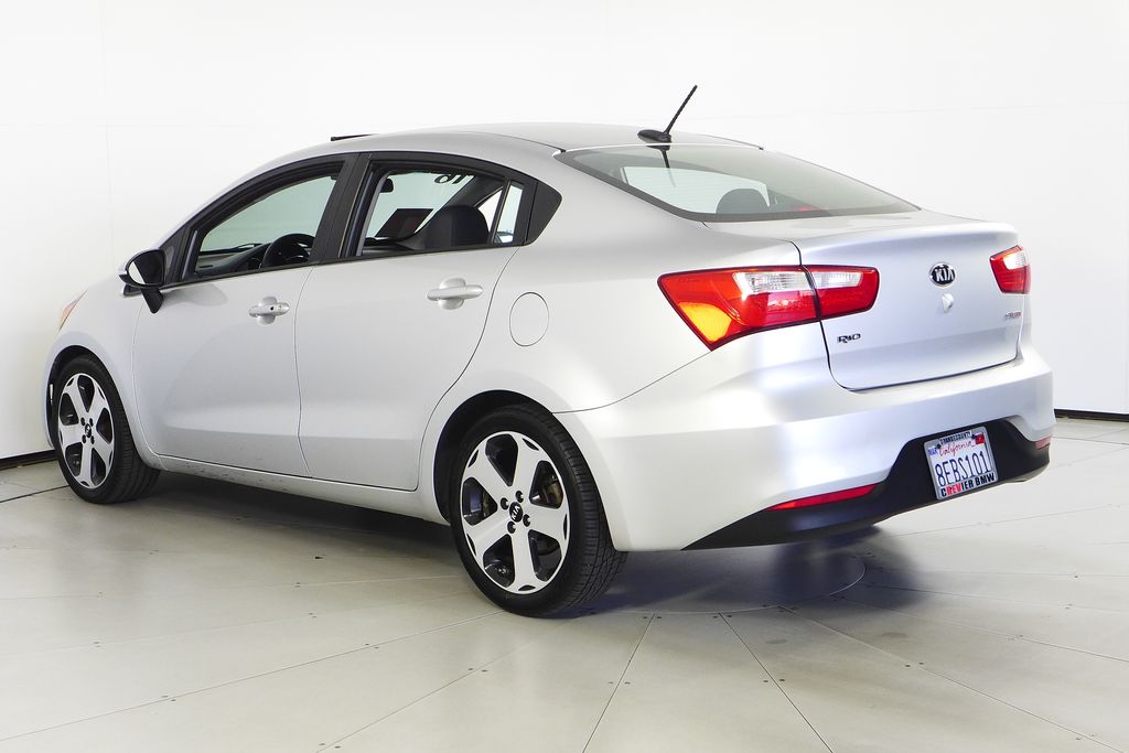Thumbnail: 2016 Kia Rio - 9