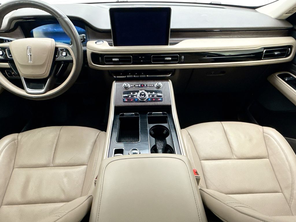 Thumbnail: 2022 Lincoln Aviator - 13