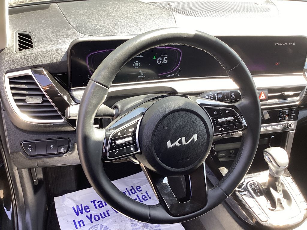Used 2025 Kia Seltos SUV
