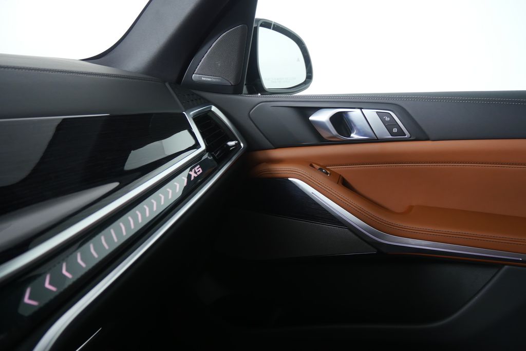 Thumbnail: 2026 BMW X5 - 25