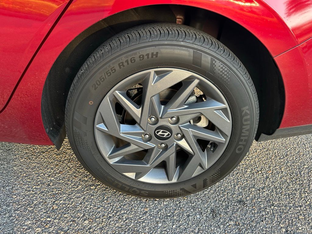Thumbnail: 2024 Hyundai Elantra - 9