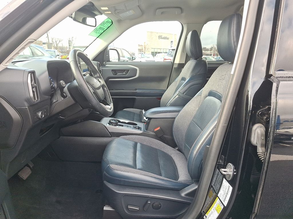 Thumbnail: 2021 Ford Bronco Sport - 14