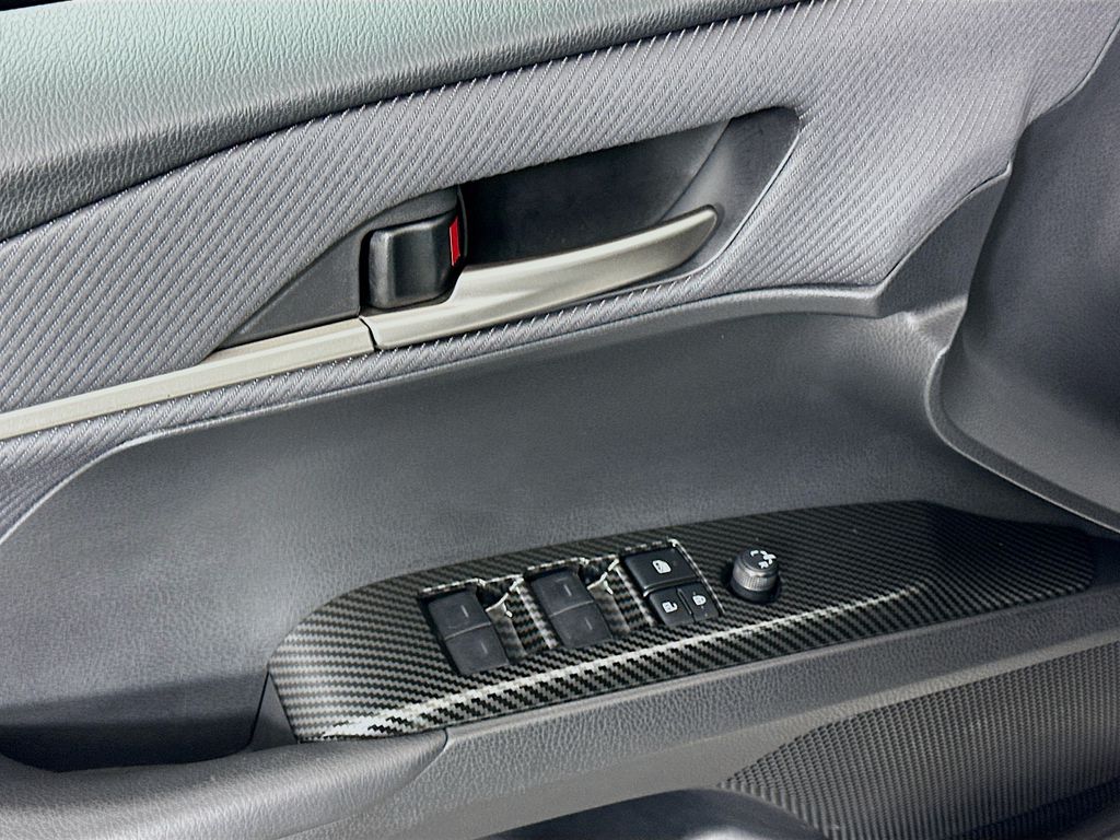 Thumbnail: 2025 Toyota Camry - 17