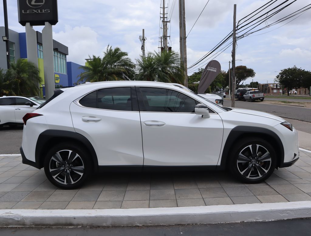 Thumbnail: 2025 Lexus UX - 4