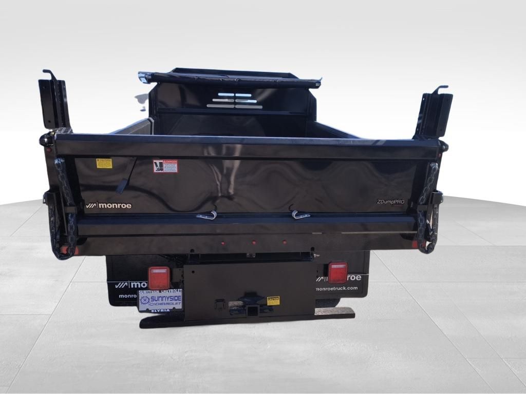 View vehicle photo 6