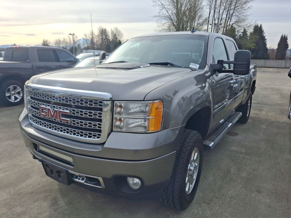 Steel Gray Metallic 2013 GMC Sierra 2500HD Denali Crew Cab SB 4WD Pickup Truck Four-Wheel Drive 6-Speed Automatic Overdrive