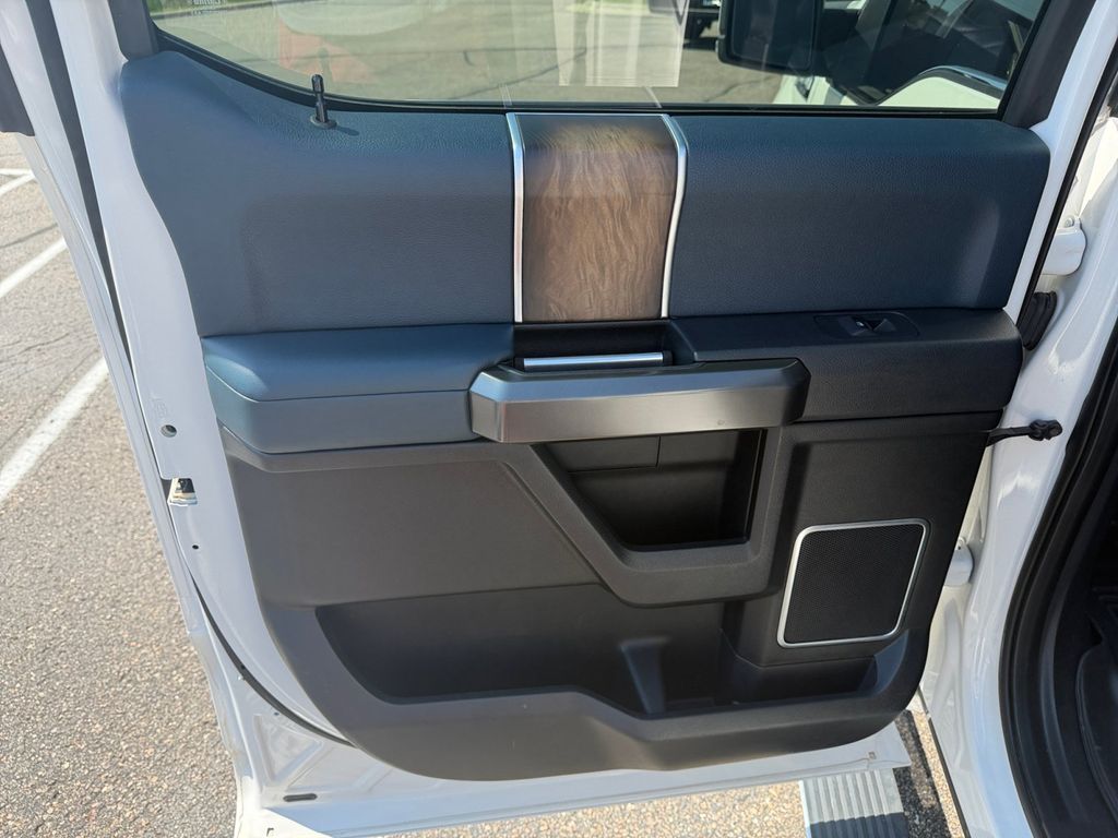 2018 White Ford F-150 4X4 Truck