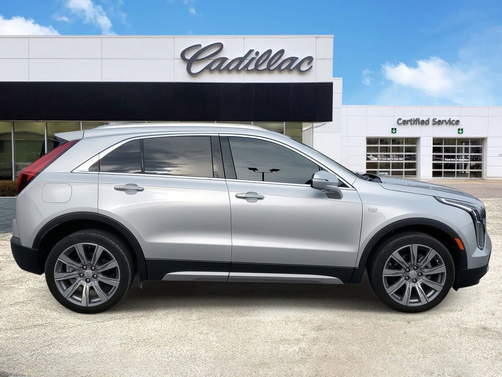 2022 Cadillac XT4 Premium Luxury 8