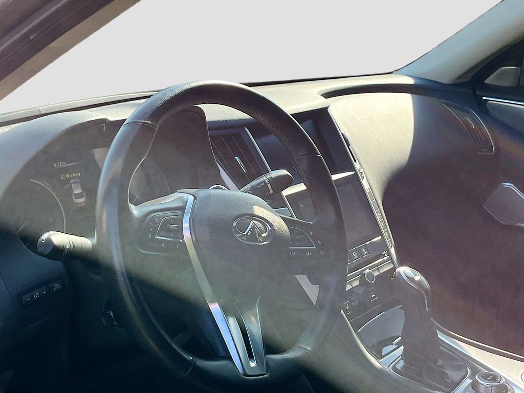 Used 2022 Gray INFINITI LUXE image 9