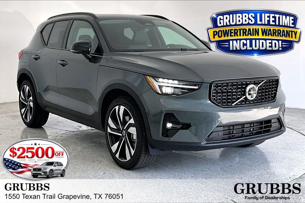 Forest Lake 2026 Volvo XC40 SUV / Crossover All-Wheel Drive Automatic