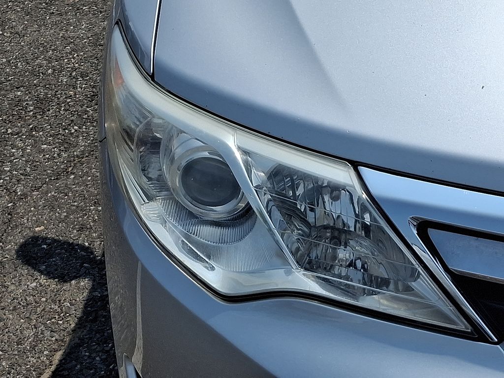 2012 Toyota Camry LE 9